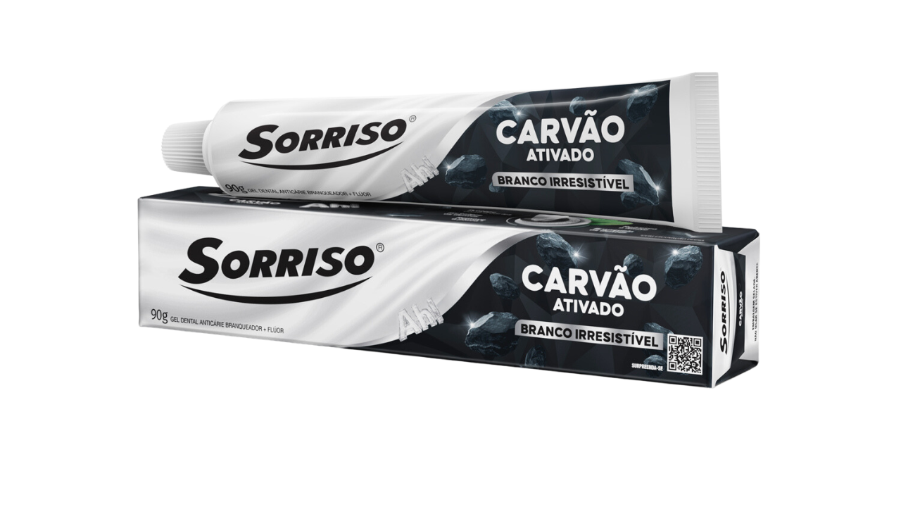 Imagem do tubo e da caixa do creme dental Sorriso Carvão Ativado.